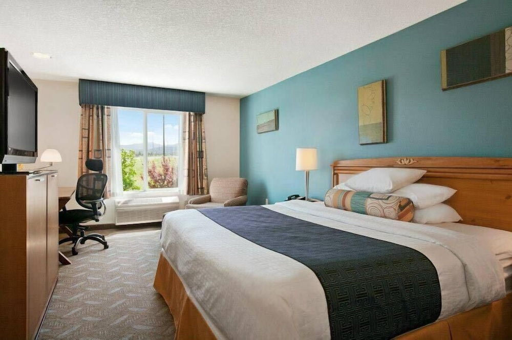 Best Western Plus Liberty Lake Inn 14/50
