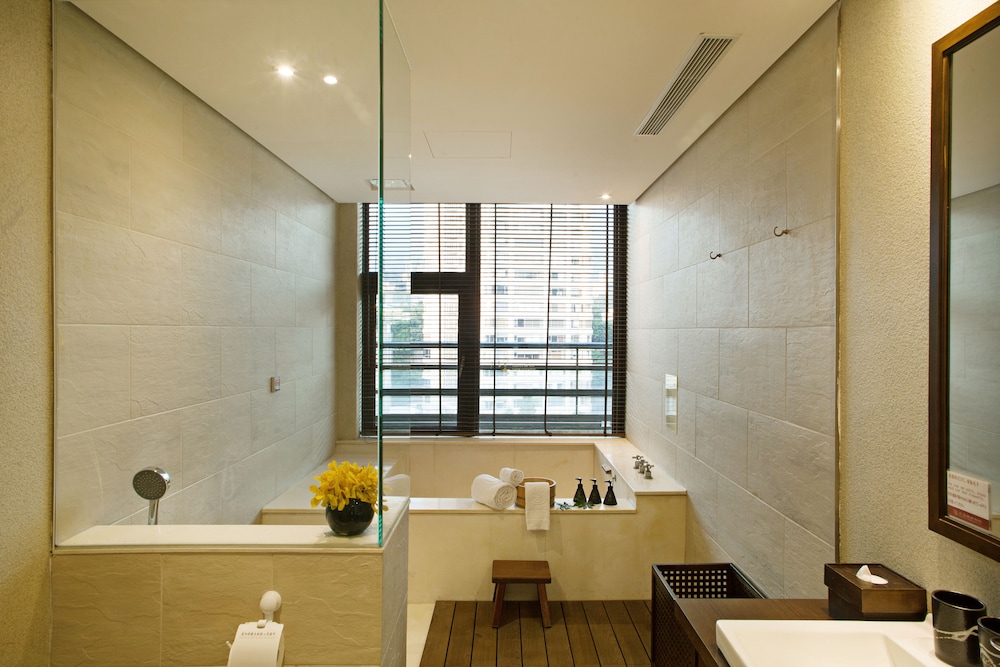 Sweetme Hotspring Resort 63/65