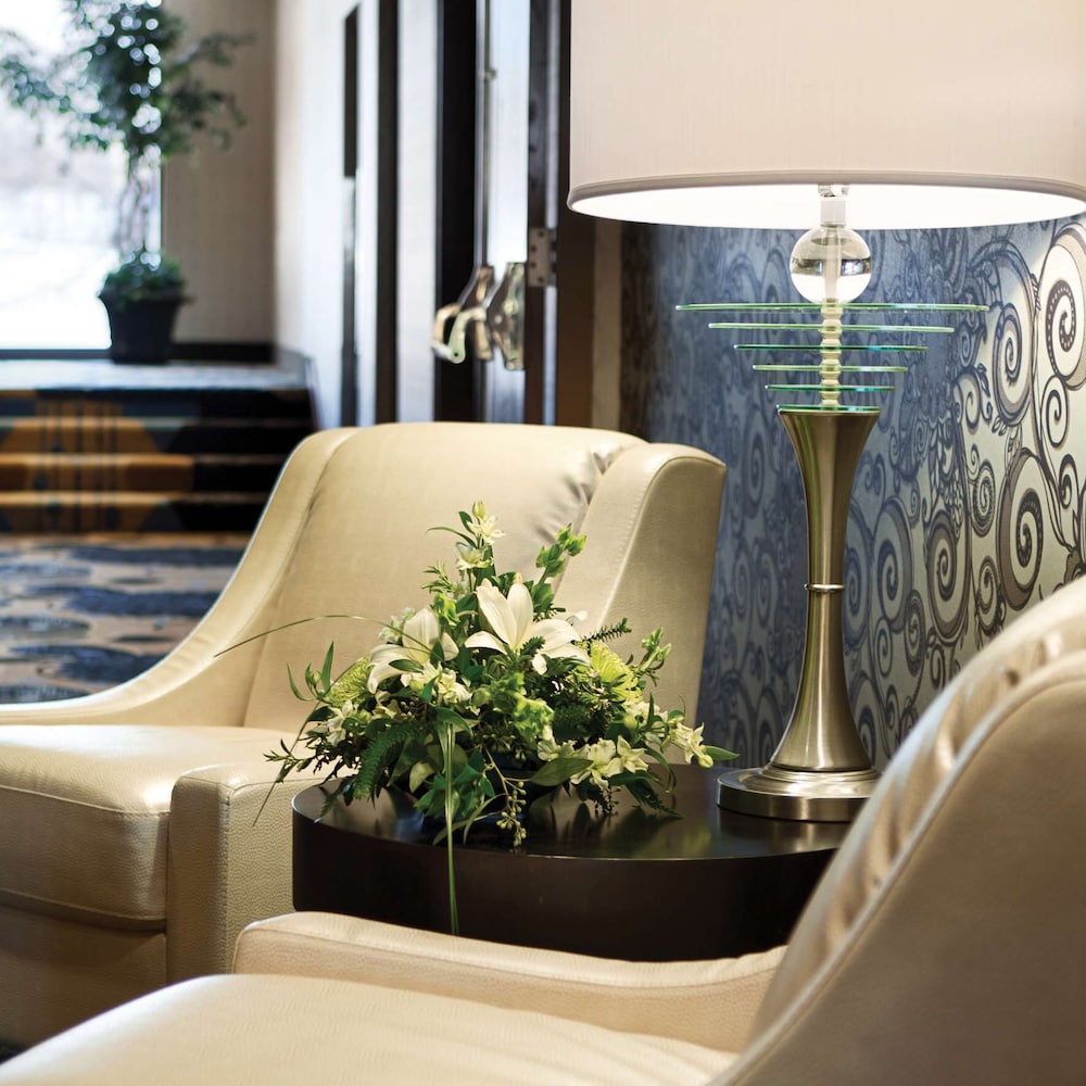 Radisson Hotel Bismarck 6/44
