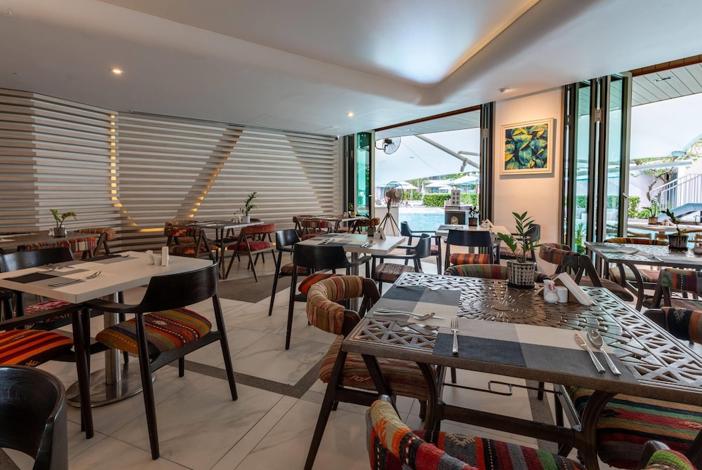 Wyndham Grand Nai Harn Beach Phuket 37/50