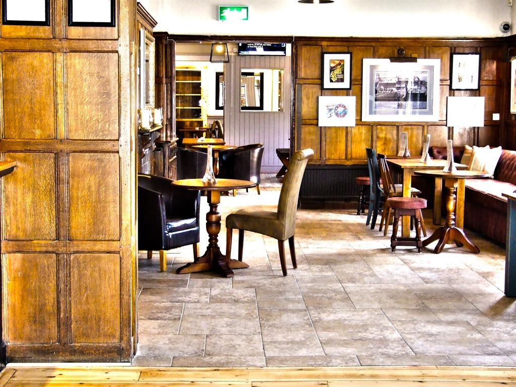 restaurant cafeteria