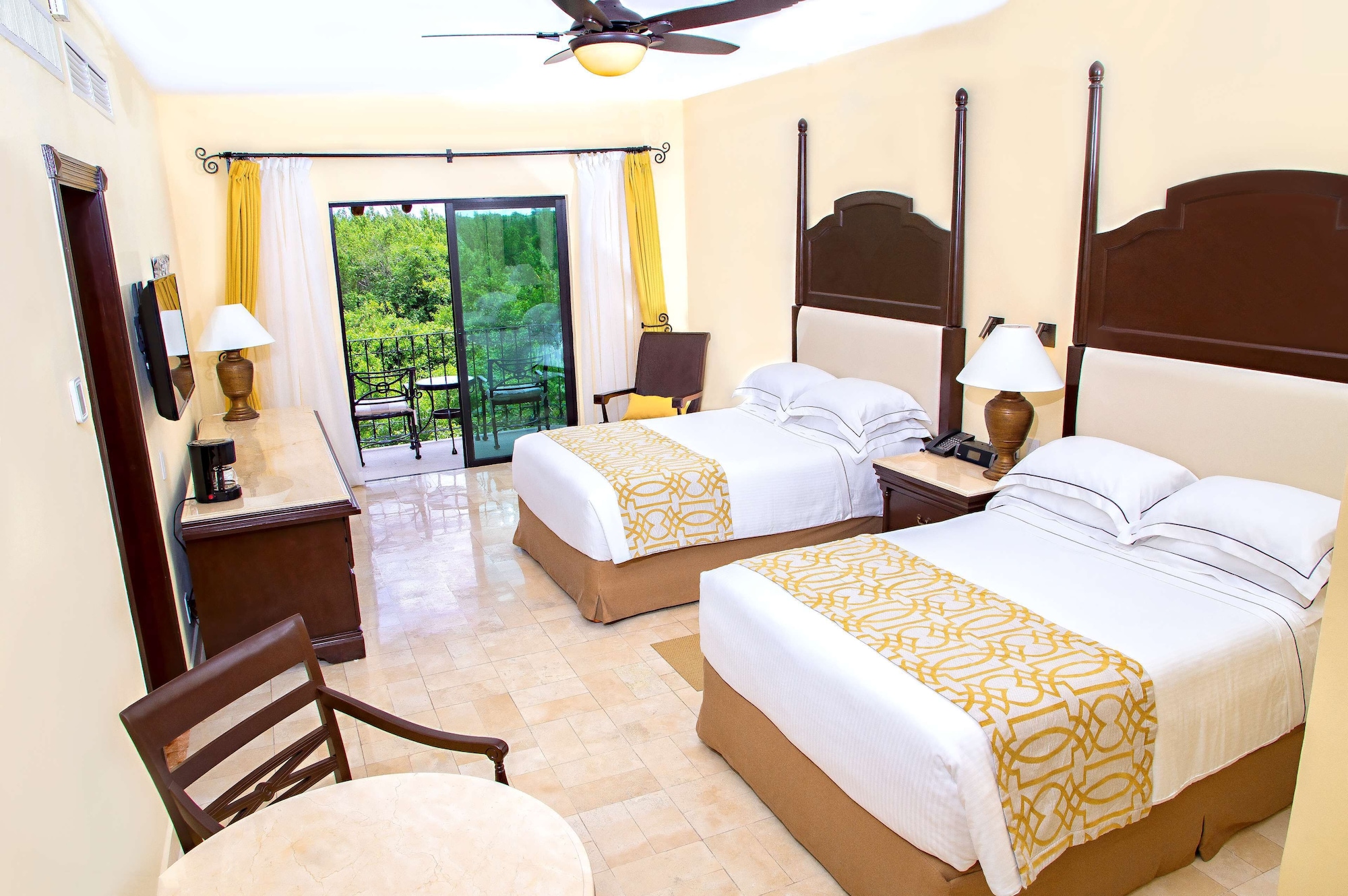 Luxury, 2 Double Beds, Royal Floor