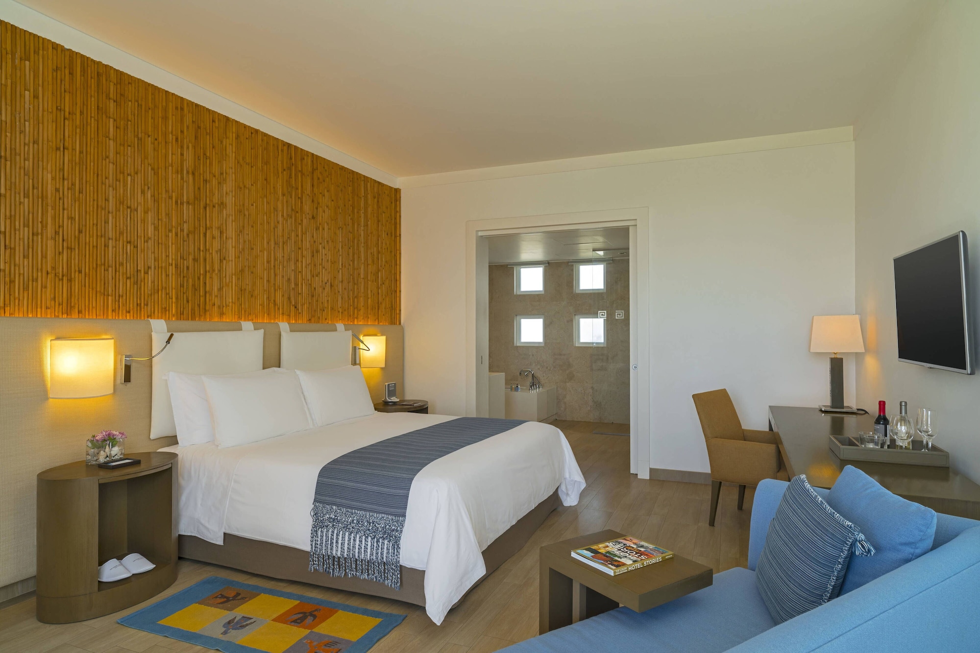 Pool, Suite, King Bed, Ocean Front