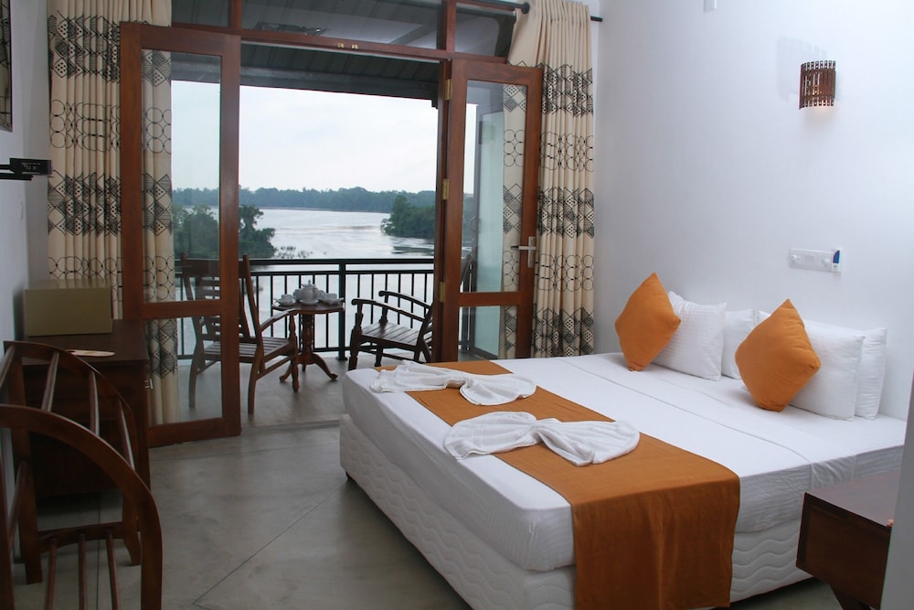 Sanu Lagoon Resort & Spa 9/37
