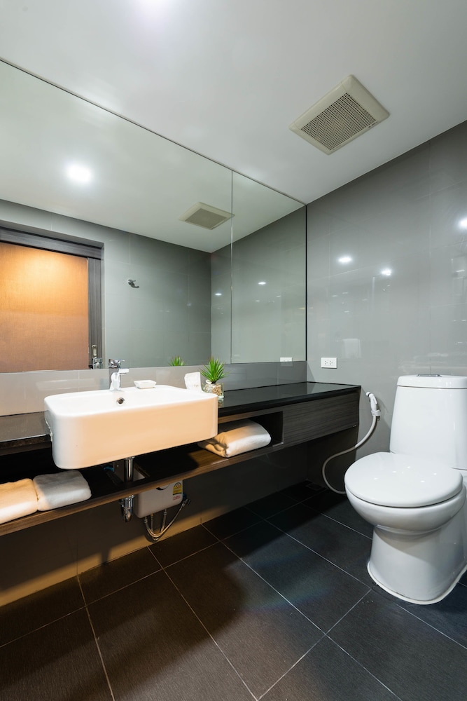 Fyn Hotel Bangkok 47/49