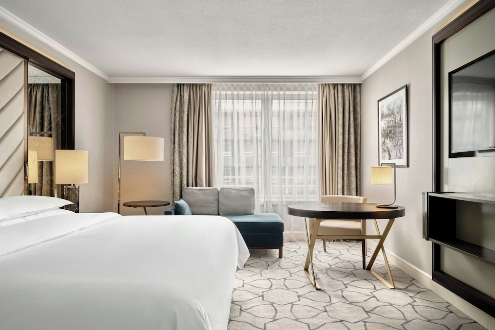 غرفة كلاسيكية بسرير كينج، Sheraton Grand Warsaw 3/6