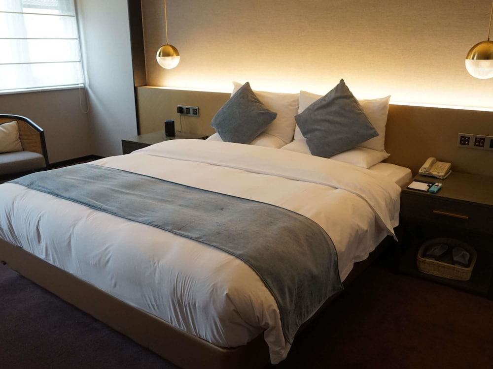 Novotel Nantong Center 12/50