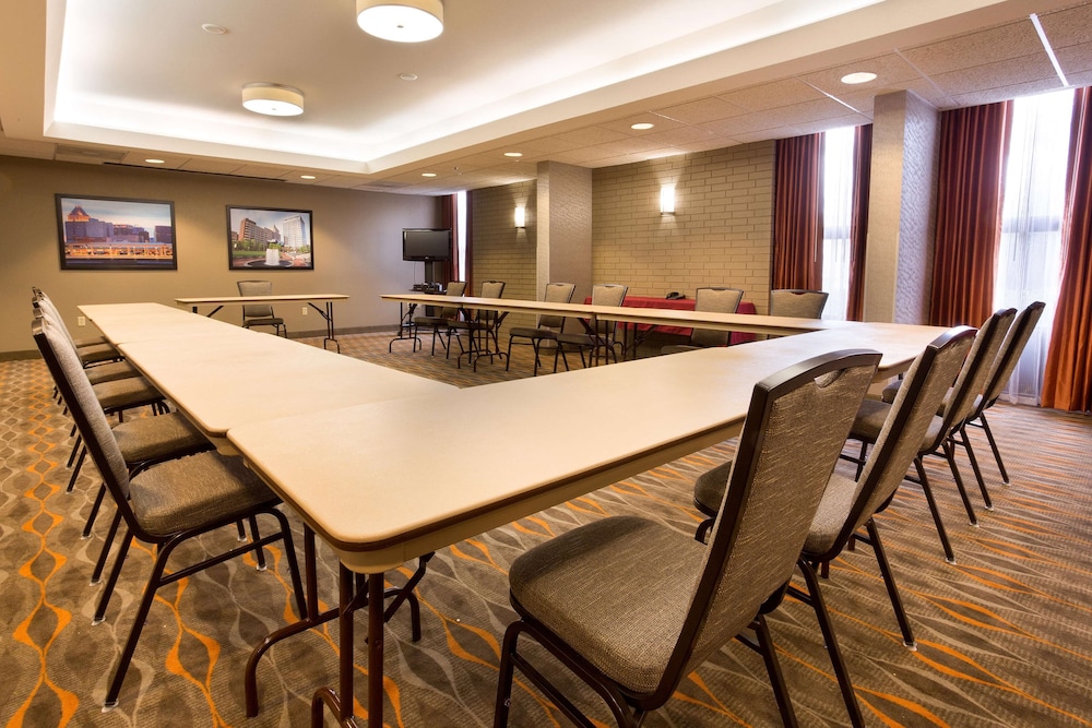 Drury Inn and Suites Greensboro 32/38