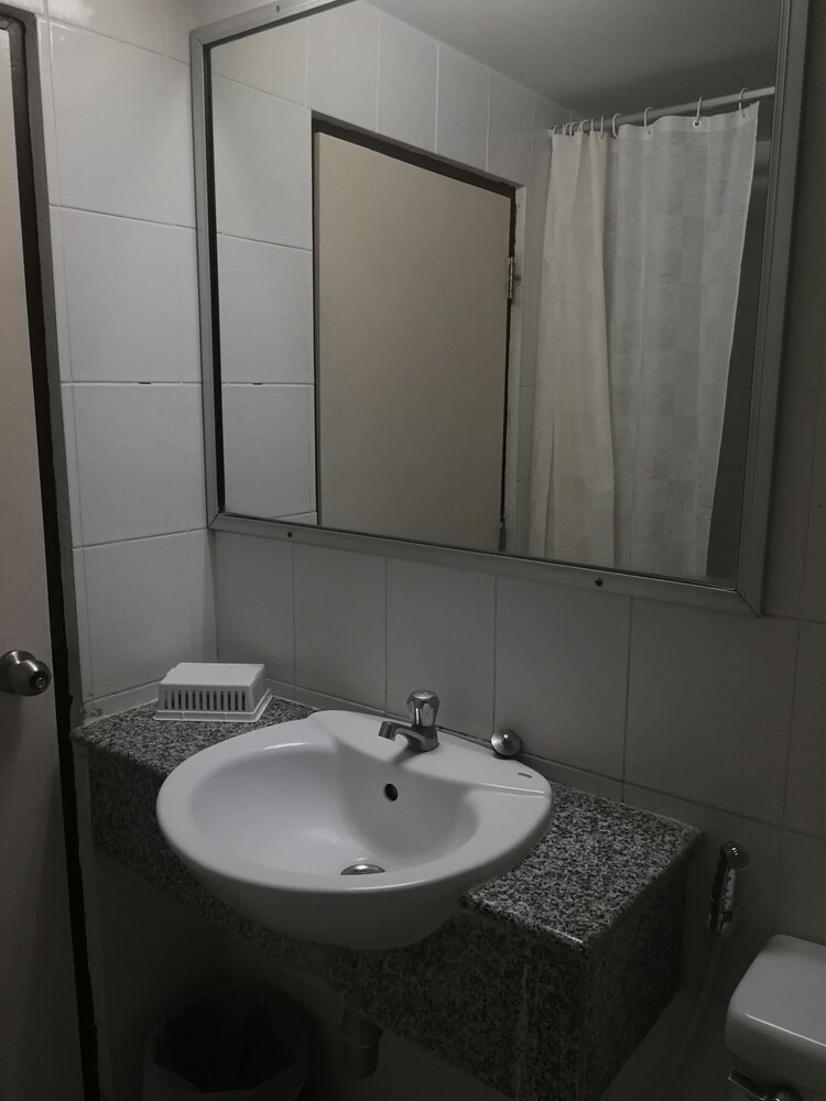 Srivichai Hotel 45/50