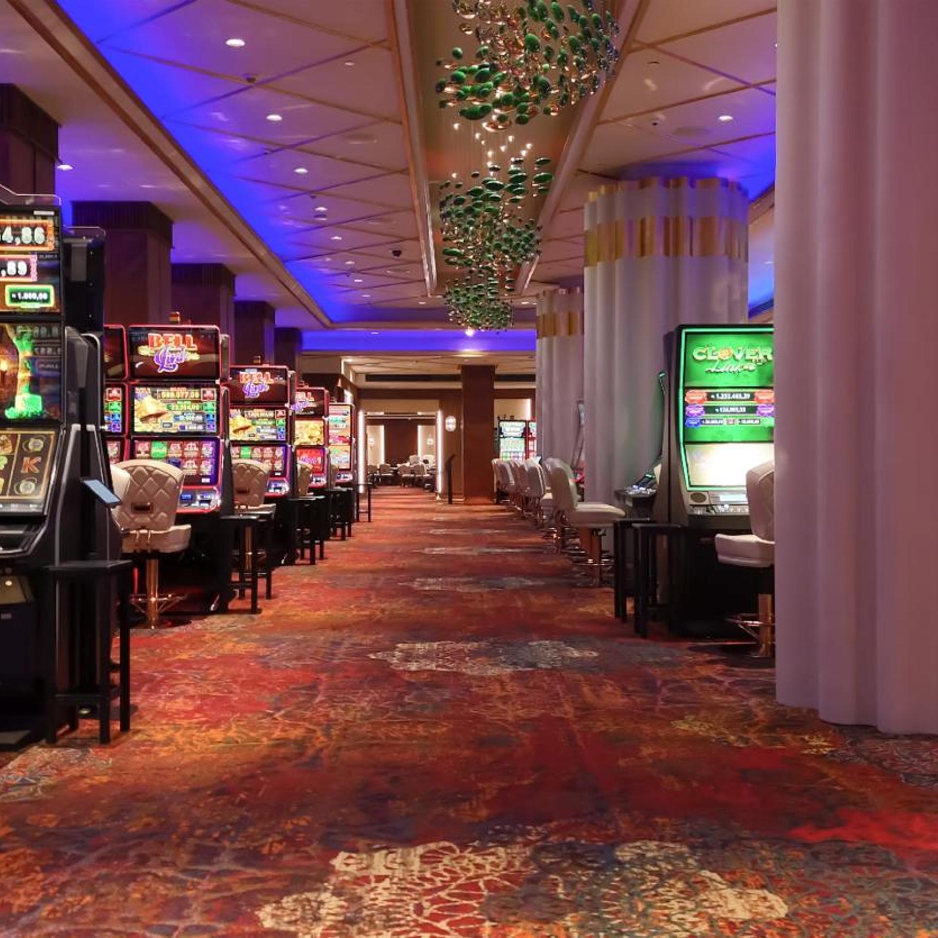 Rocks Hotel Casino 54/64