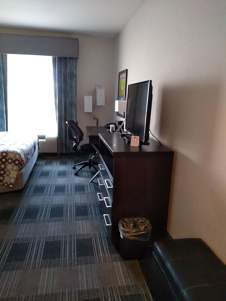 Days Inn by Wyndham Alva 13/24