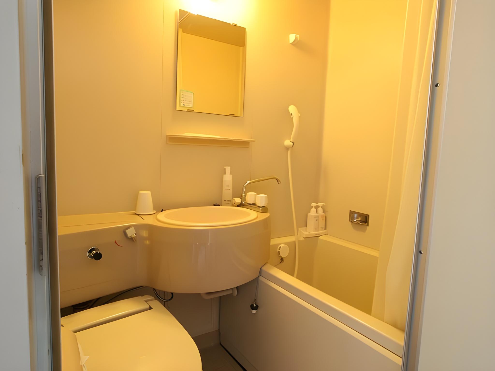 Kenchomae Hotel Abis Matsuyama 22/23
