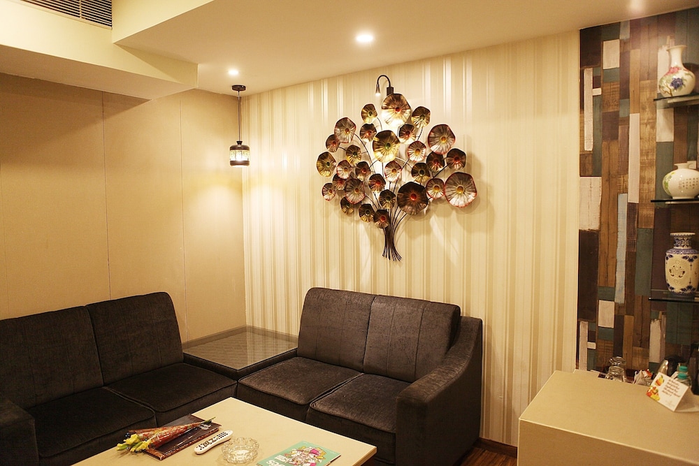 THE AANANDA IMPERIAL 30/50