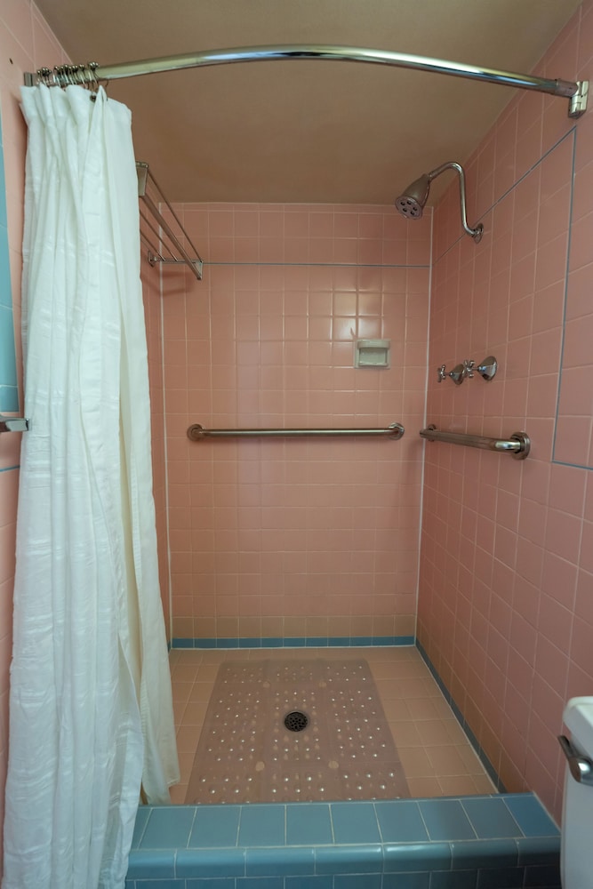 Little America Hotel Wyoming 68/68