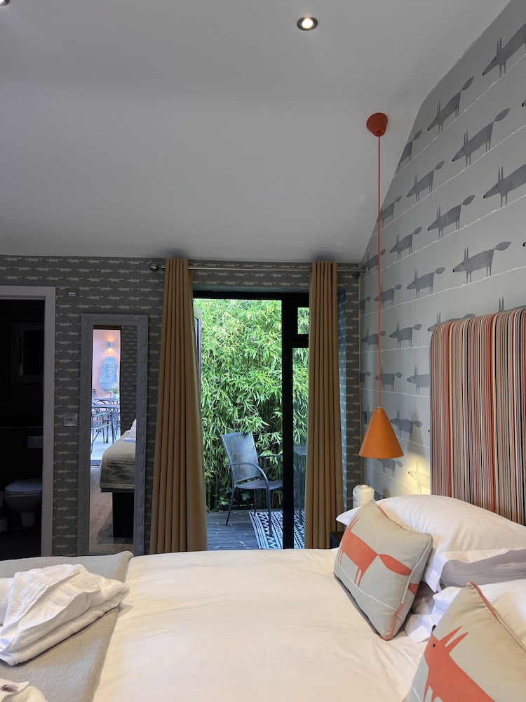 Suite, King Bed