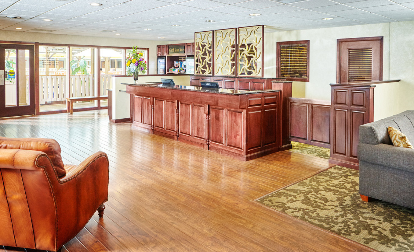 Best Western Plus Dubuque Hotel and Conference Center 1/33