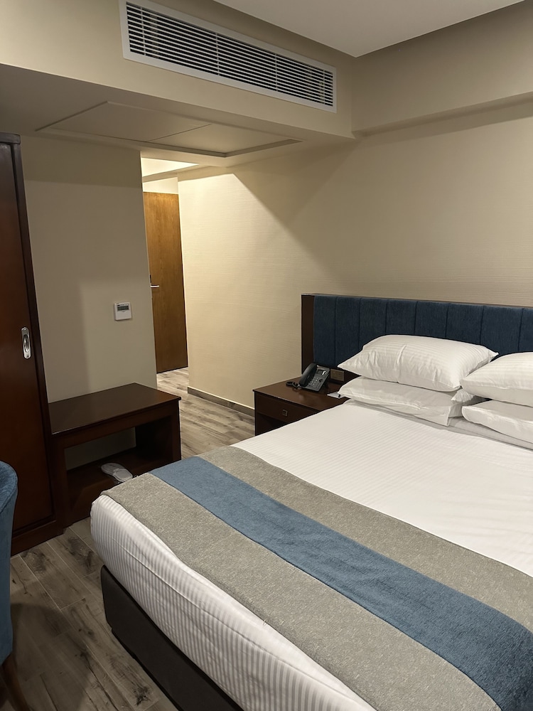 Stay Inn Pyramids Hotel 12/34