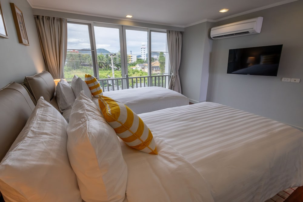 Room at The Delfini Hua Hin, HUA HIN - CHA-AM