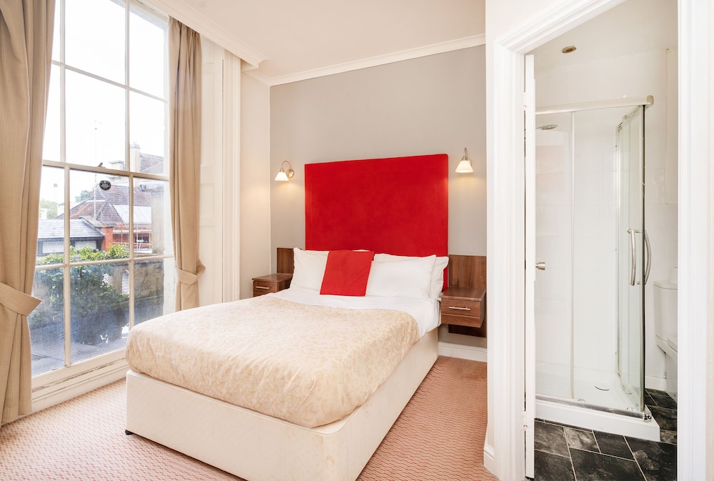 Clifton Hotel 20/53