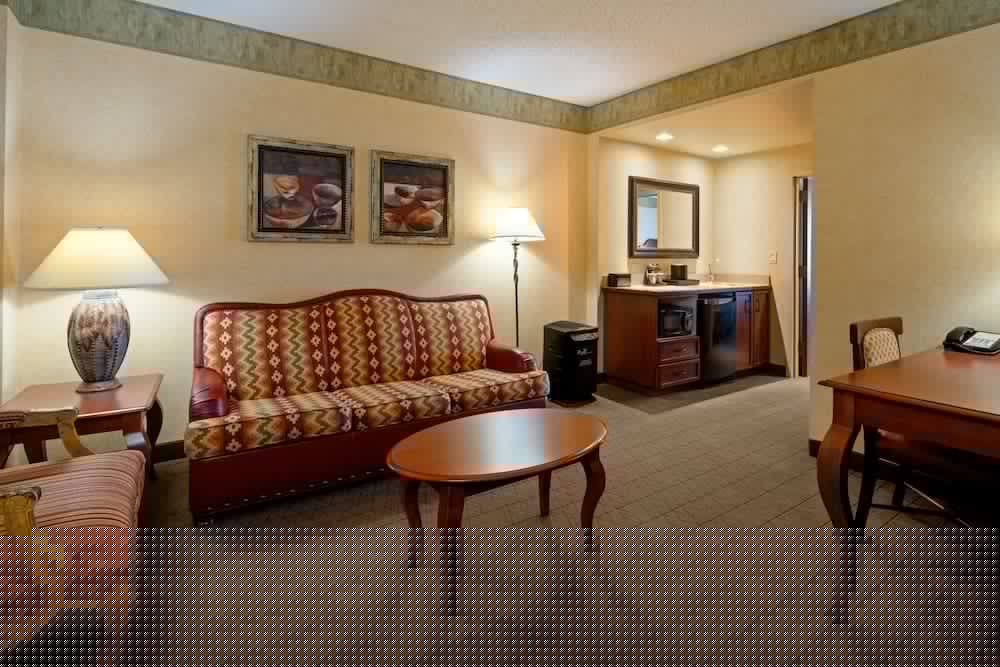 Embassy Suites by Hilton Albuquerque 38/63