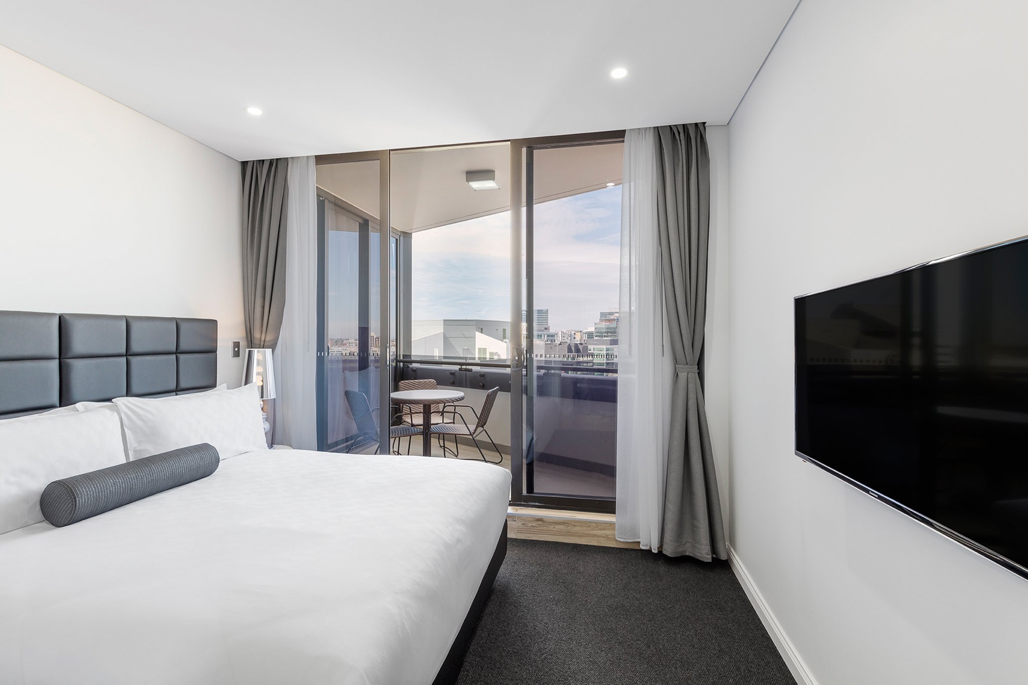 Meriton Suites Church Street Parramatta 4/25