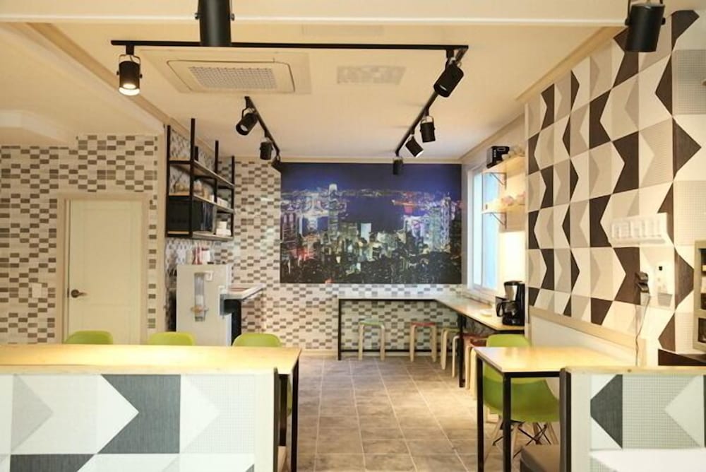 Moiri Guesthouse - Hostel 5/26
