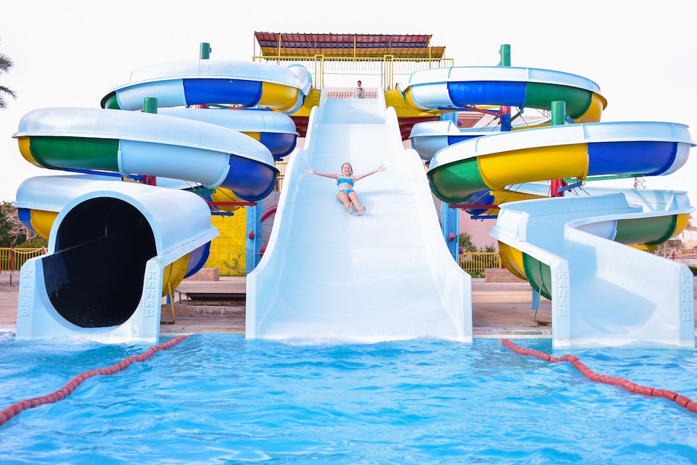 Parrotel Aqua Park Resort 38/55
