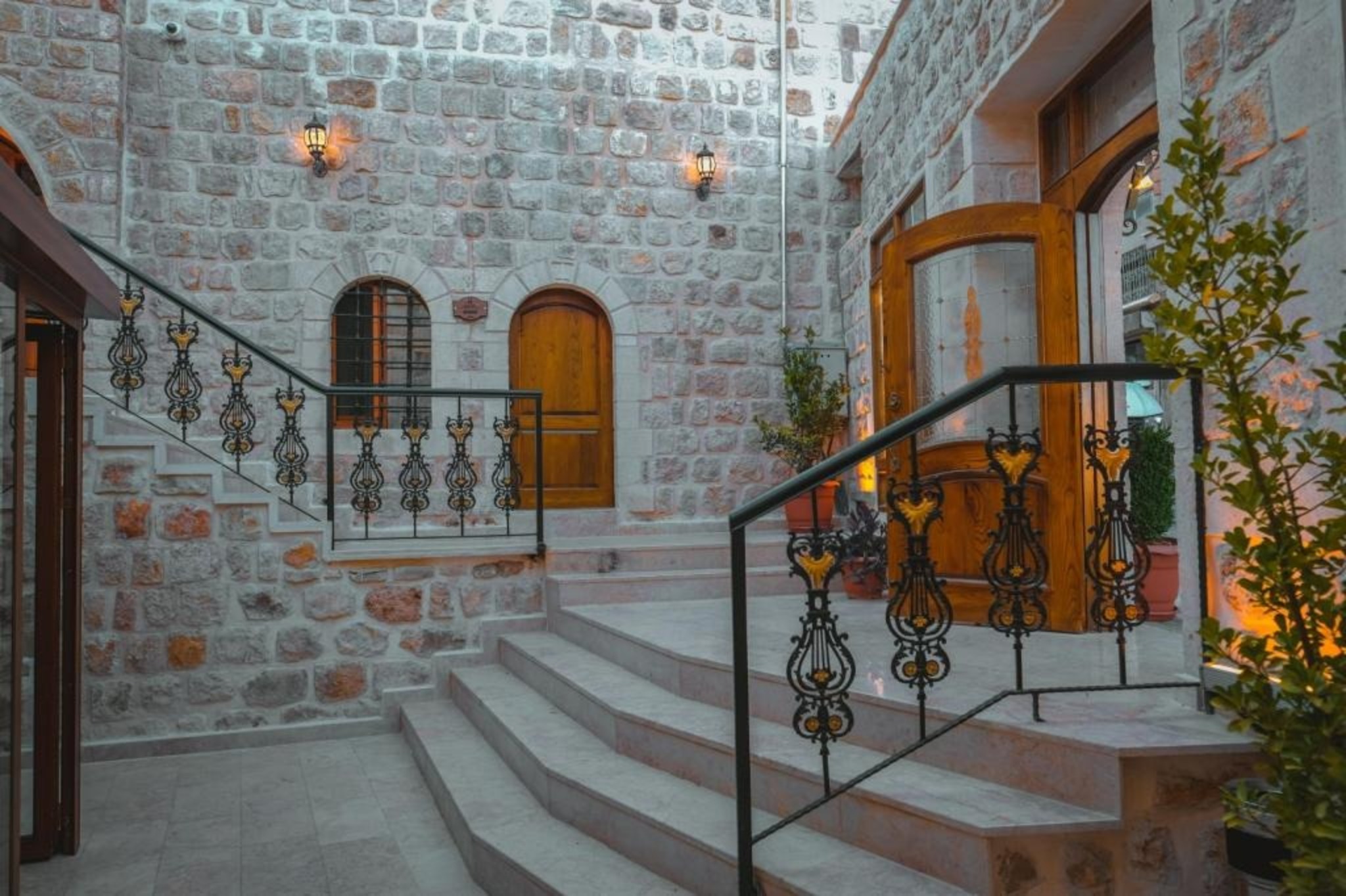 Kasri Divan Hotel 46/50