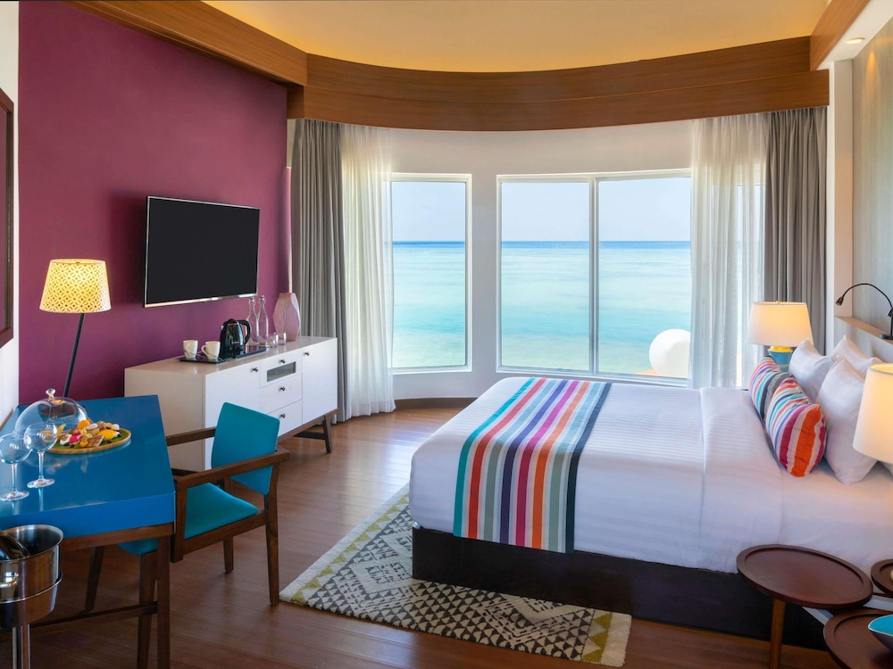 Mercure Maldives Kooddoo Resort 56/73