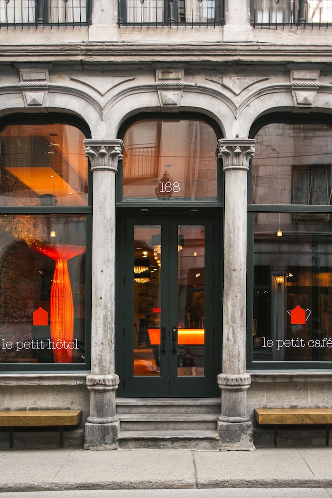 Le Petit Hotel 32/58