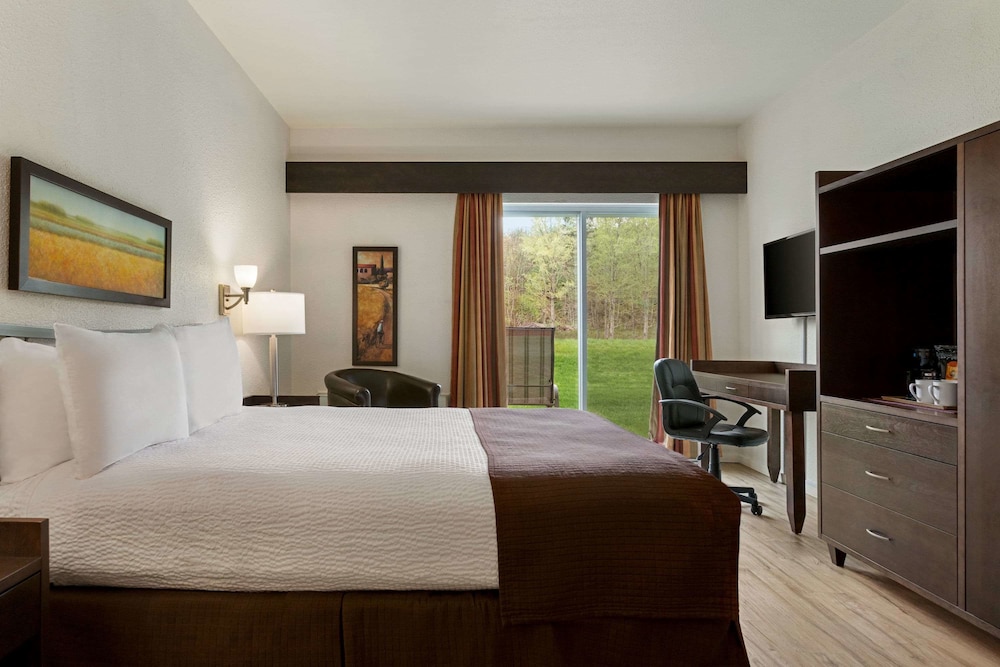 Days Inn By Wyndham Montmagny 12/34