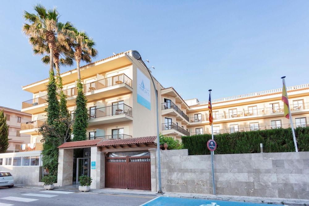Hotel Amoros 62/69