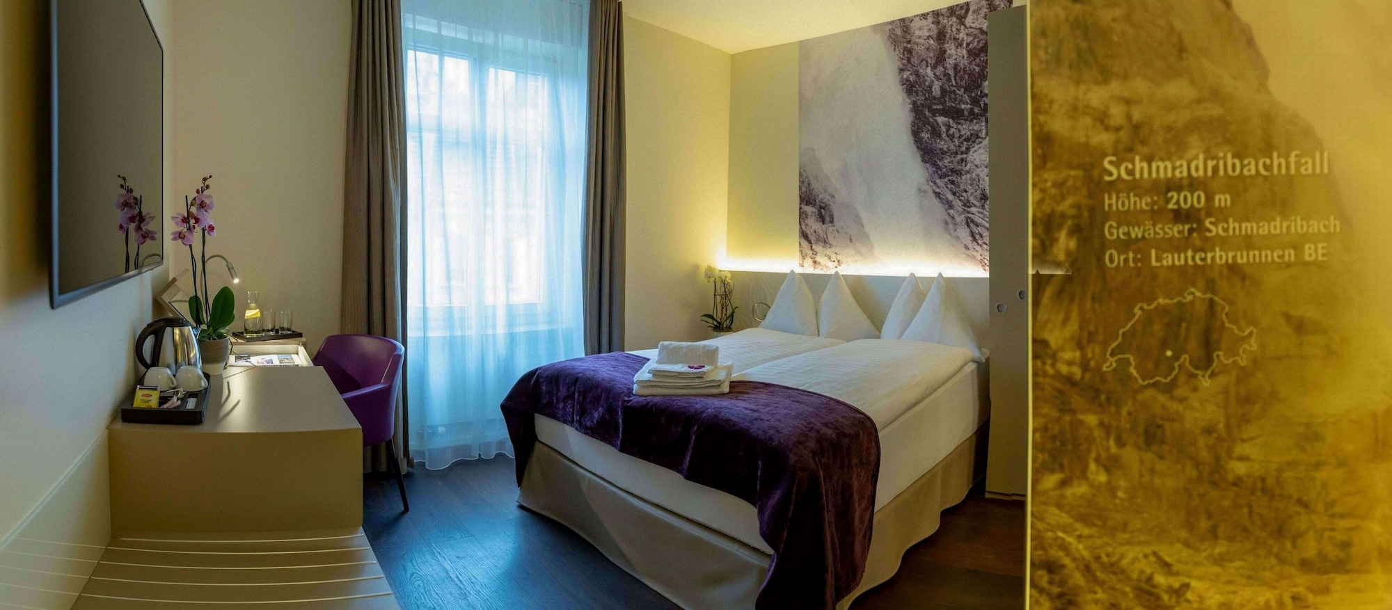 ROOM, DOUBLE BED, SMALL