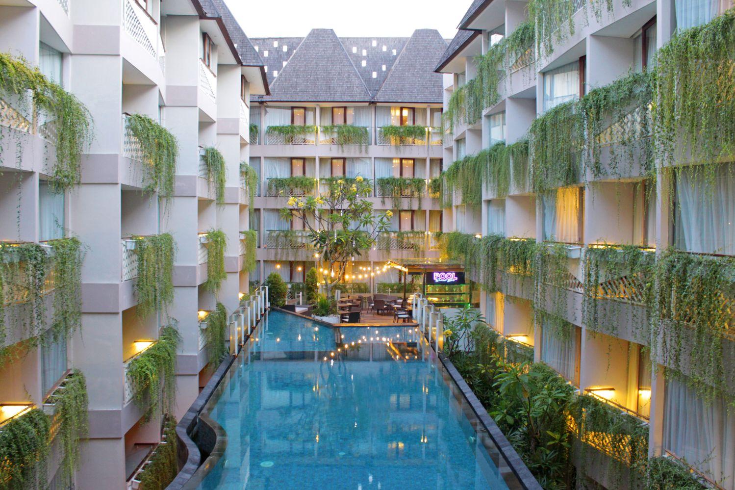 EXECUTIVE POOL VIEW
