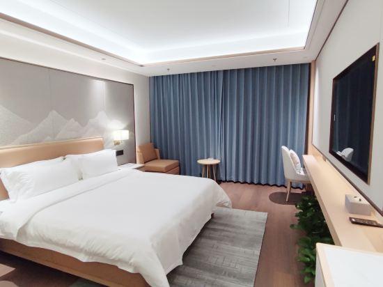 Deluxe, Queen Bed