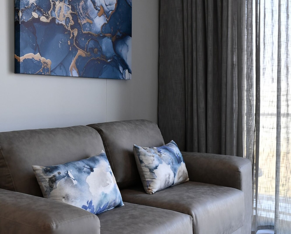 Ellipse Executive Apartment 32/50