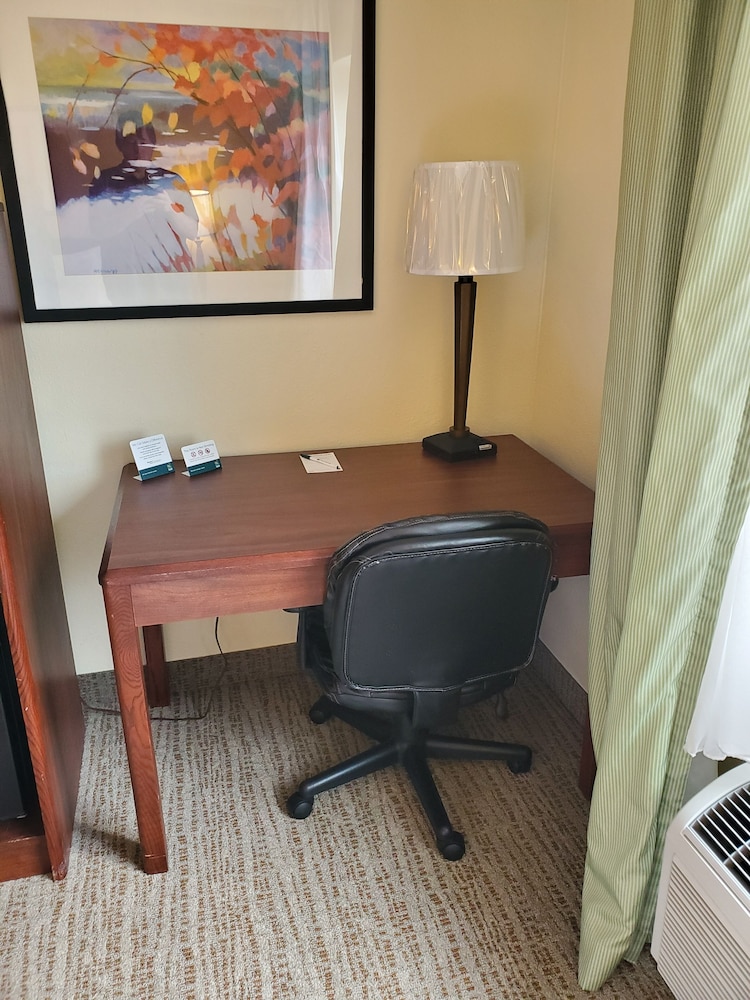 Wingate by Wyndham Uniontown 25/27