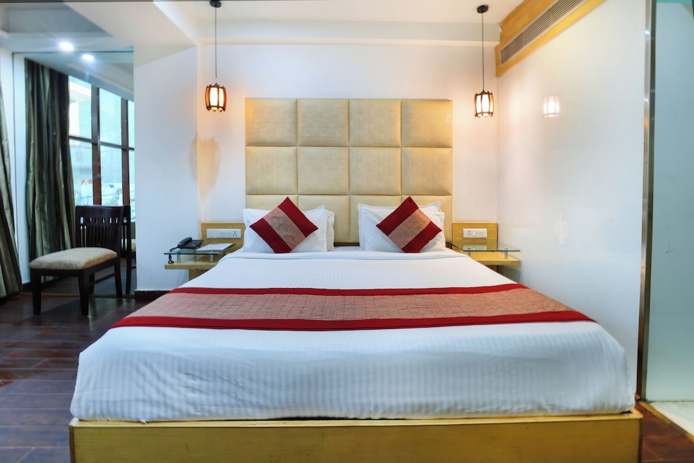 Airport Hotel Grand Delhi 16/52
