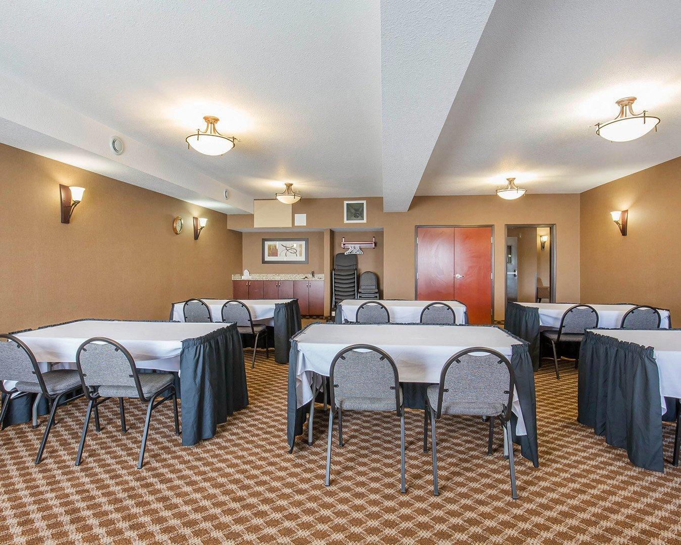 Comfort Inn & Suites Airdrie 5/21