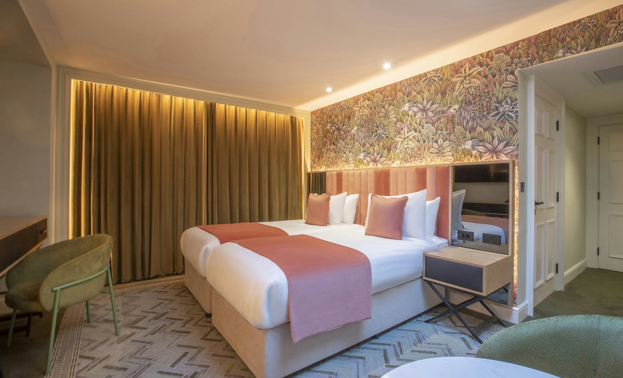 Superior, Twin Beds