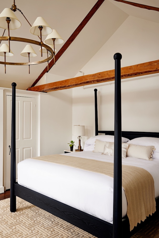 Suite, House, King Bed