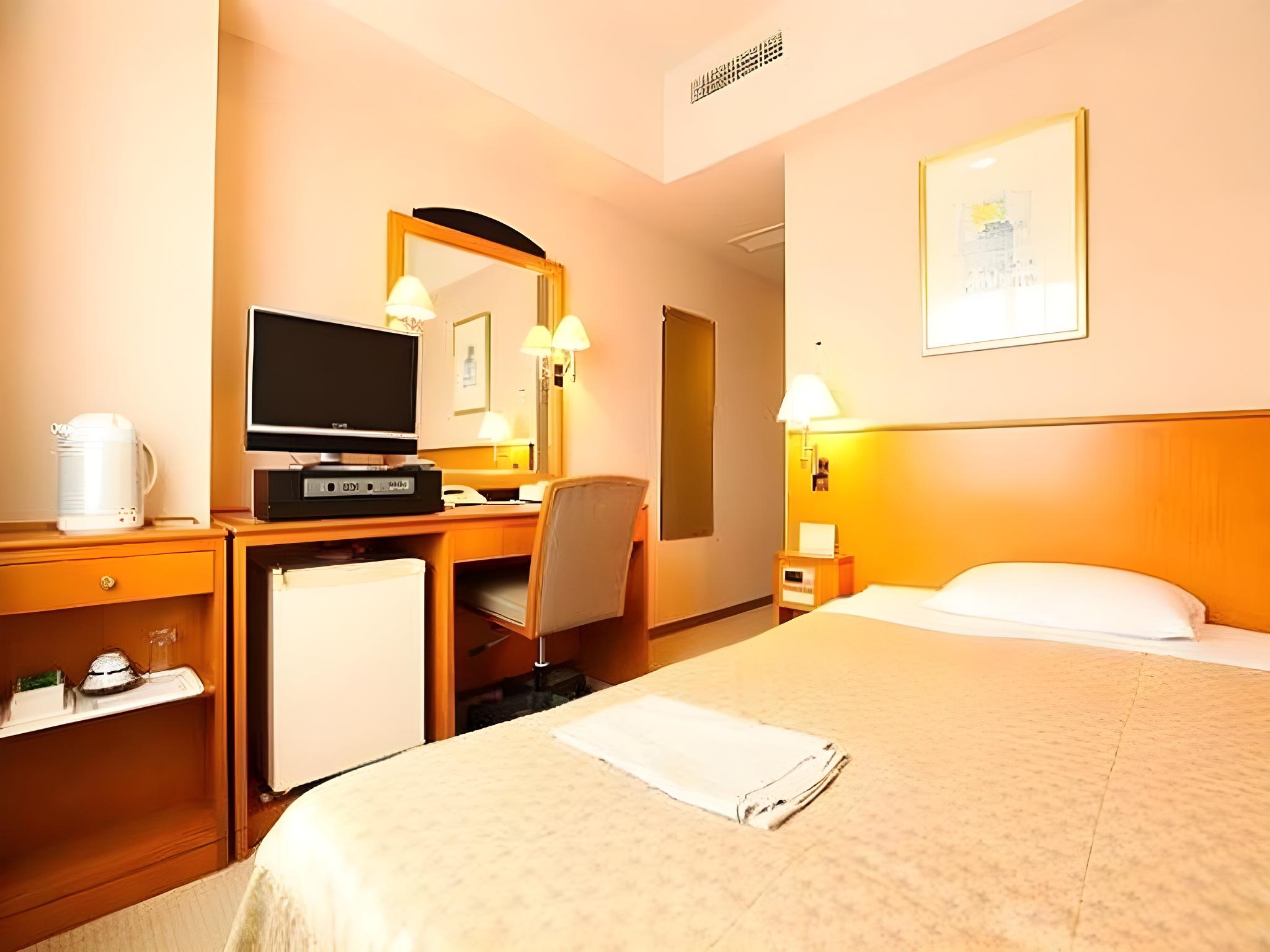 Semi Room, Single, Semi Double Bed