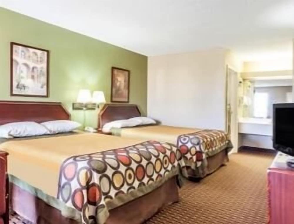 Super 8 By Wyndham Madison/Ridgeland Area 10/58