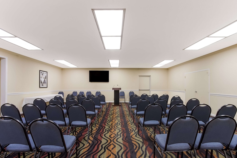 SureStay Plus By Best Western Greenwood 38/50
