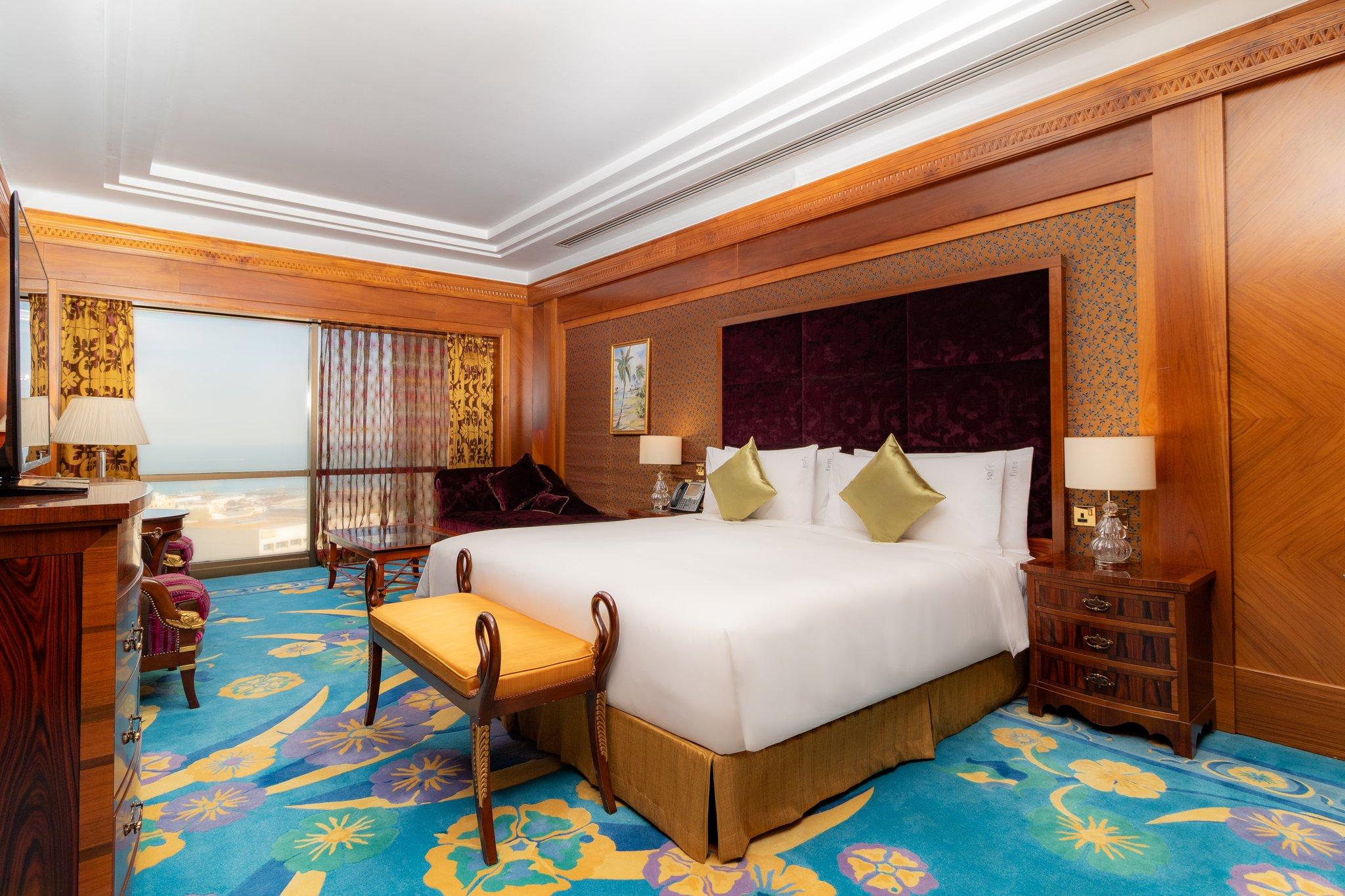 2 Bedrooms, Suite, Sea View, Lounge Access, Holiday Inn Kuwait 2/10