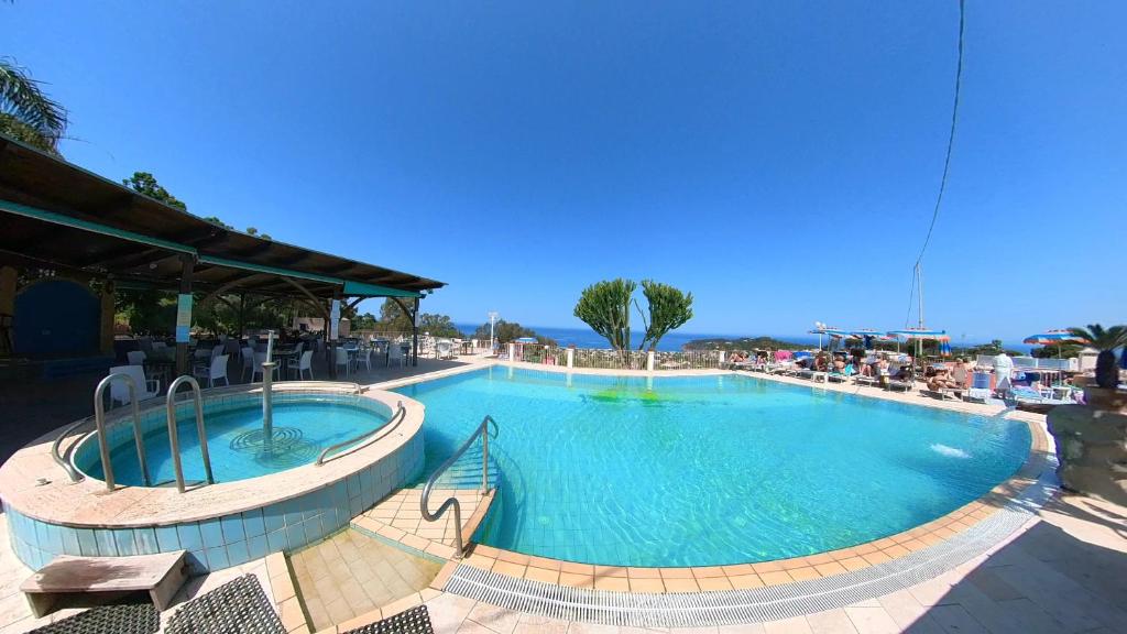 HOTEL CARLO MAGNO 33/37