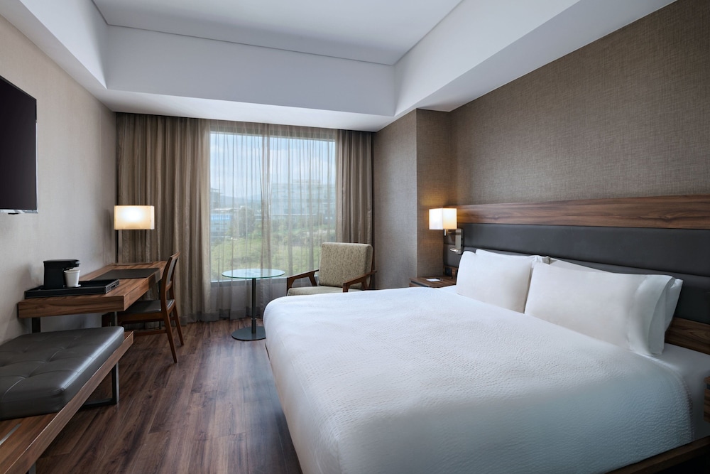 Executive, Suite, King Bed