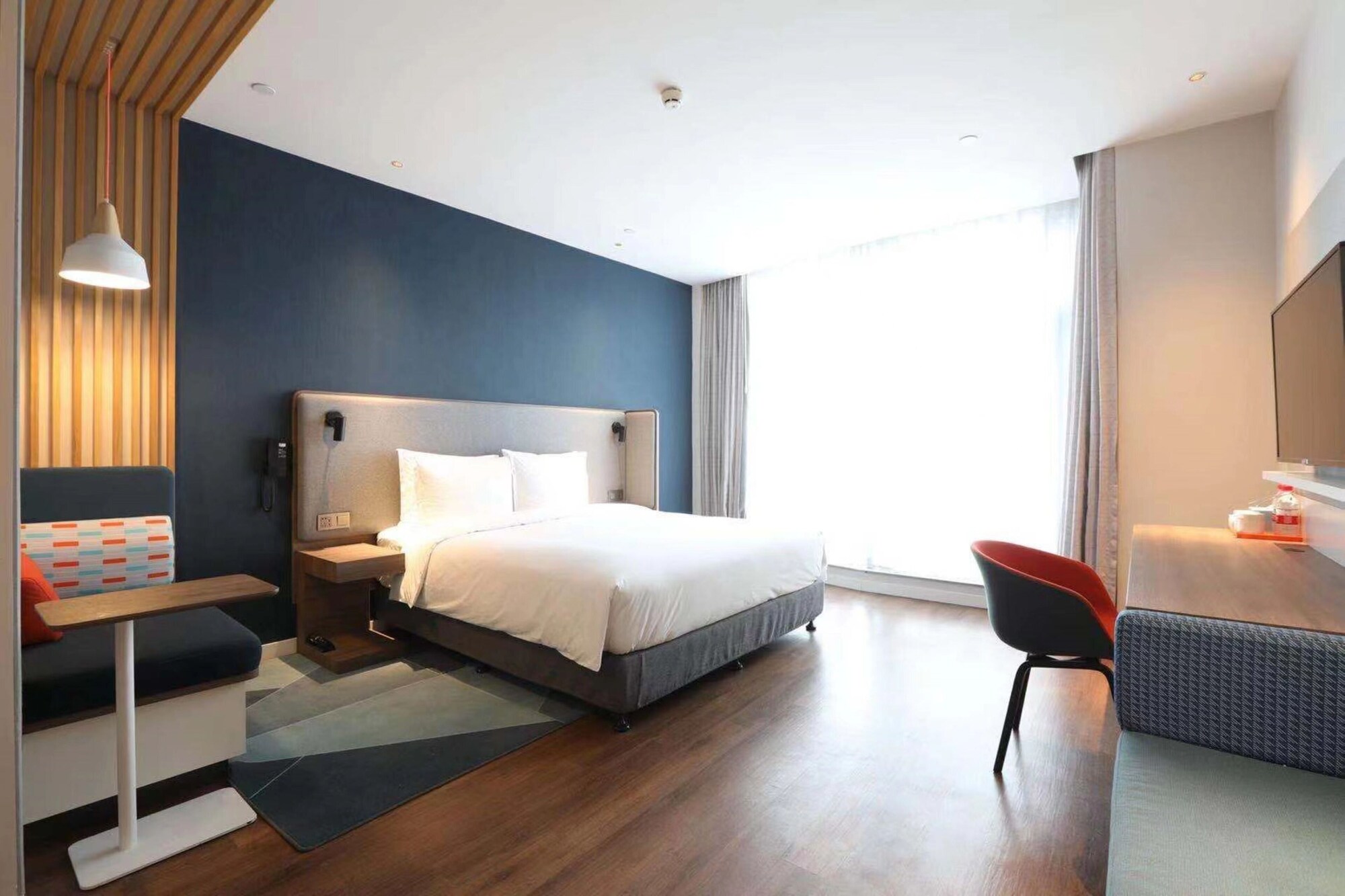 Standard, King Bed, Extra Floor Space