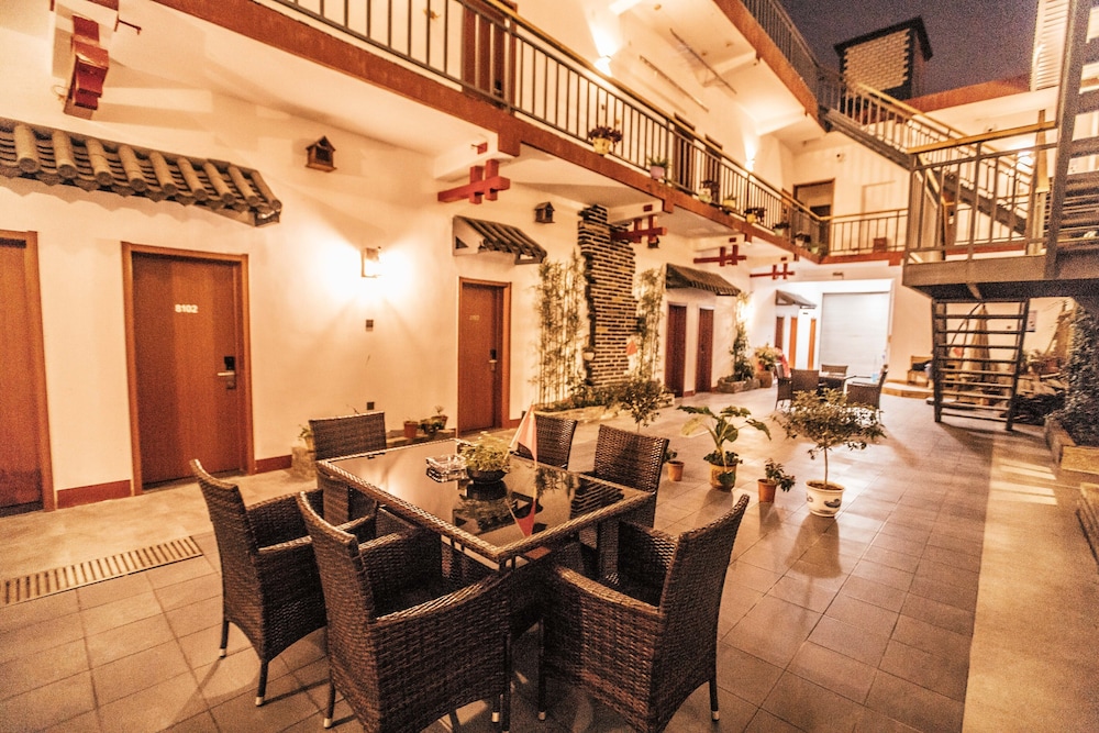 Qufu International Youth Hotel 20/30