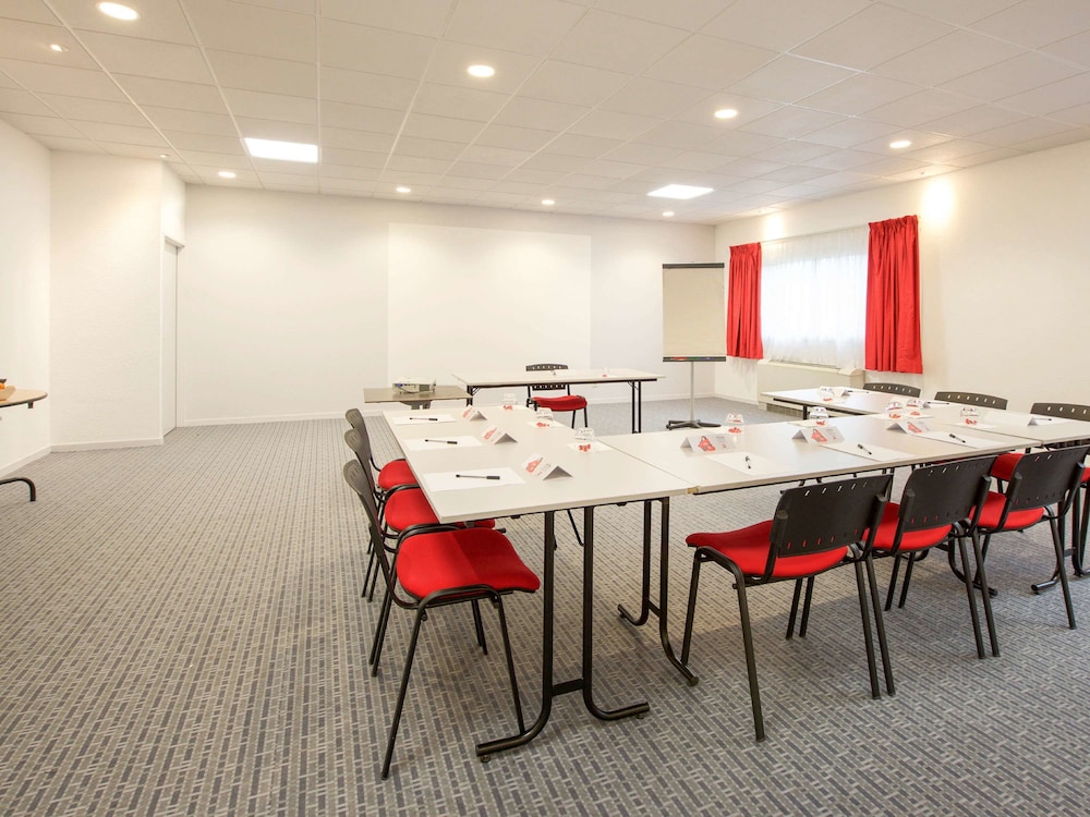 Ibis Pau Lescar 37/50